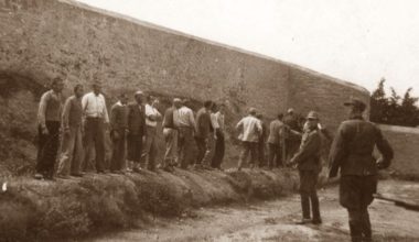 Πόσο εκτιμούν οι συλλέκτες τις 12 φωτογραφίες από την εκτέλεση των 200 Ελλήνων στην Καισαριανή