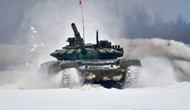 Βίντεο: Ρωσικά άρματα μάχης κτυπούν ουκρανικές συγκεντρώσεις πεζικού στο Χάρκοβο σε απόσταση 8 χλμ!