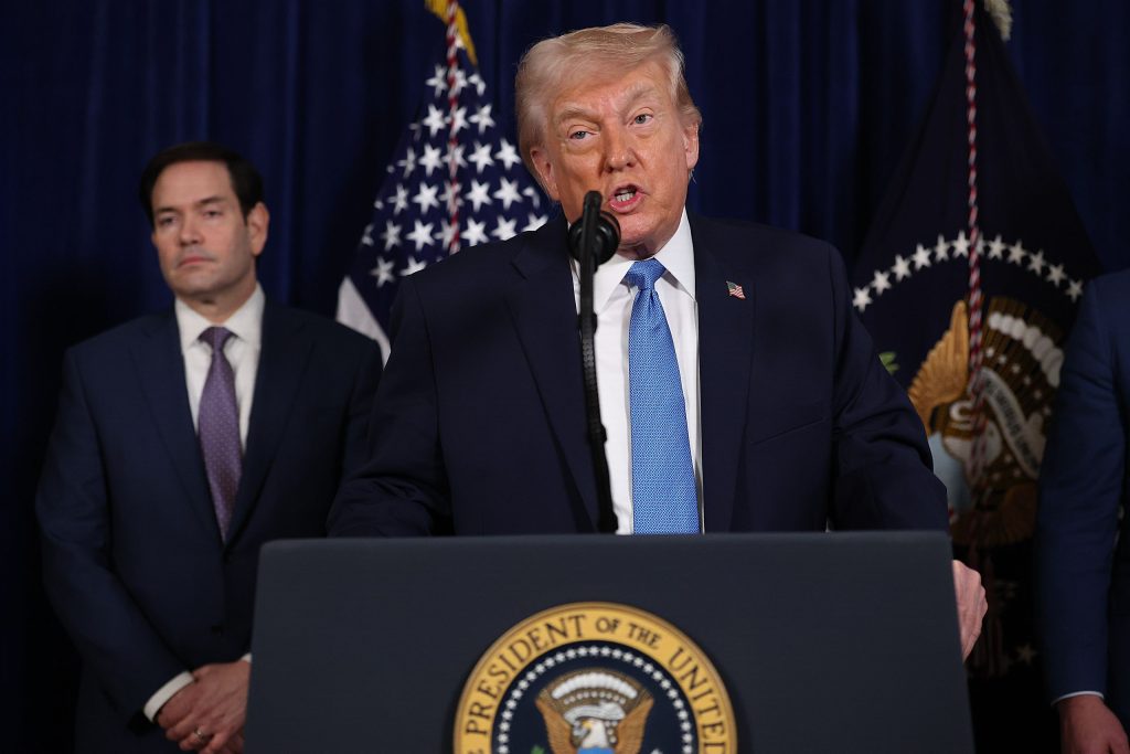 Τραμπ κατά Ανώτατου Δικαστηρίου: «Δεν είναι πατριώτες – Δεν είναι πιστοί στο Σύνταγμα» – Ανακοίνωσε νέους δασμούς