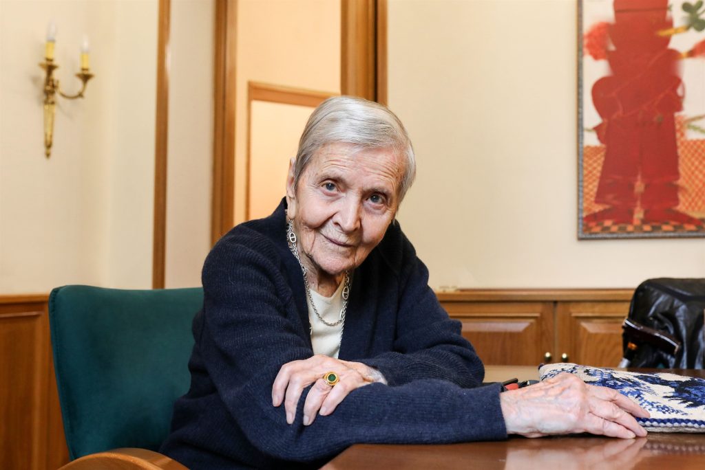 Σήμερα το τελευταίο «αντίο» στην Ελένη Γλύκατζη-Αρβελέρ: Σε λαϊκό προσκύνημα η σορός της