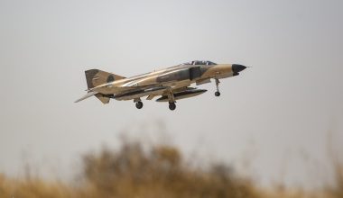 Ιράν: Eκπαιδευτικό αεροσκάφος συνετρίβη στα δυτικά της χώρας – Ποιος ήταν ο πιλότος που έχασε τη ζωή του