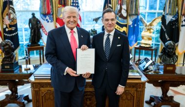 Λευκός Οίκος: Έδωσε στη δημοσιότητα τη φωτογραφία του νέου πρεσβευτή της Ελλάδας στις ΗΠΑ με τον Ντ.Τραμπ