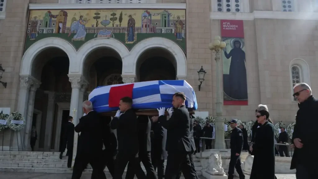 Συγκίνηση στο τελευταίο «αντίο» στην Ελένη  Γλύκατζη – Αρβελέρ στη Μητρόπολη Αθηνών: Δείτε εικόνες