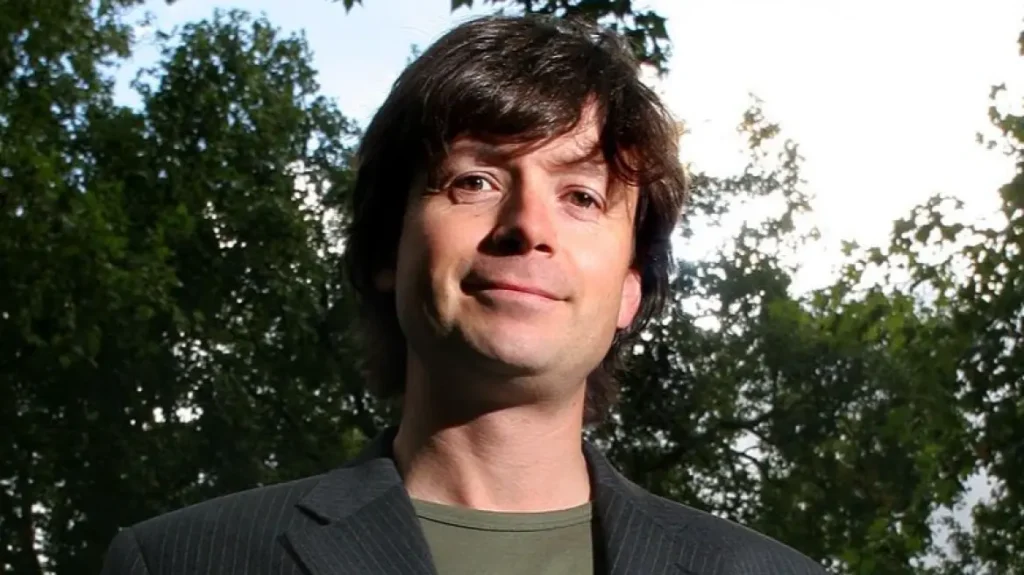 «Θρίλερ» με τον θάνατο του συνιδρυτή της εταιρείας Asos: Έπεσε από τον 17ο όροφο κτηρίου στην Ταϊλάνδη!