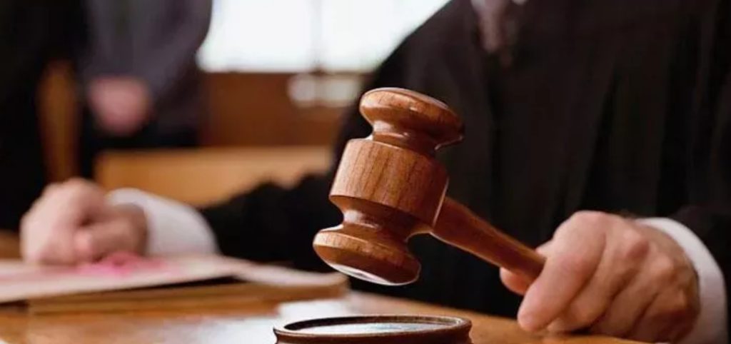 Κρήτη: Άνδρας έπεσε θύμα άγριου ξυλοδαρμού στα δικαστήρια Ρεθύμνου