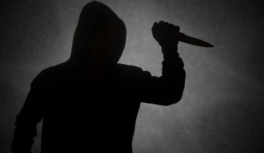 Μεσολόγγι: 74χρονος αποπειράθηκε να μαχαιρώσει τρεις φορές 28χρονο που του έκανε παρατήρηση για την οδήγησή του!