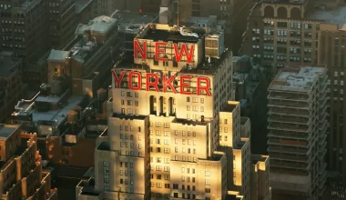 Νέα Υόρκη: «Ο ξυπόλυτος πρίγκηψ» – Πελάτης ξενοδοχείου επιχείρησε να γίνει ιδιοκτήτης με πλαστά έγγραφα