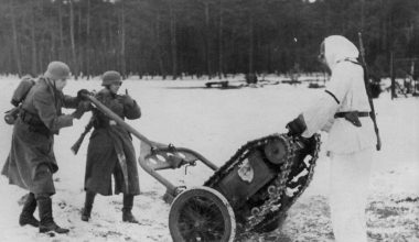 Γερμανικό χερσαίο drone στον Β´ΠΠ καταστρέφει σοβιετικό αυτοκινούμενο πυροβόλο (βίντεο)