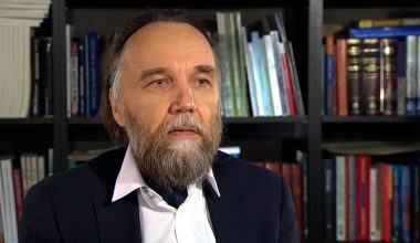 Α.Ντούγκιν: «Ήρθε η ώρα η Ρωσία να δράσει σκληρά – Σύντομα θα καταλάβετε τι εννοώ»