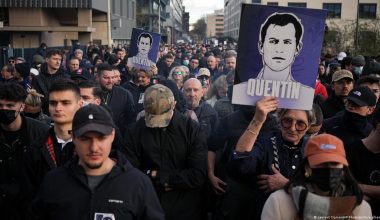 Εκνευρισμός στο Παρίσι από τα σχόλια της πρεσβείας των ΗΠΑ για την δολοφονία του δεξιού ακτιβιστή  Κεντέν Ντεράνκ