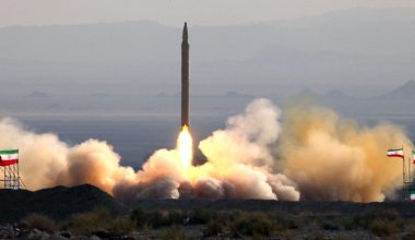 Ρωσία και Κίνα στέλνουν όπλα στην Τεχεράνη ενώ ο Ν.Τραμπ απορεί: «Γιατί δεν έχει συνθηκολογήσει το Ιράν ακόμα;»