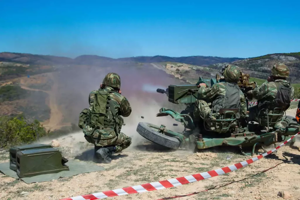 Όλα όσα αλλάζουν στη στρατιωτική θητεία: Τα στάδια εκπαίδευσης και η αύξηση της μηνιαίας αποζημίωσης