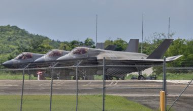 Βίντεο: Δεκάδες αμερικανικά μαχητικά και μεταφορικά αεροσκάφη παραταγμένα στο αεροδρόμιο των Χανίων