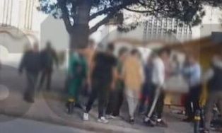 Γαστούνη: Ιδιοκτήτης περιπτέρου και ο γιος του δέχθηκαν άγρια επίθεση από 20 Ρομά!