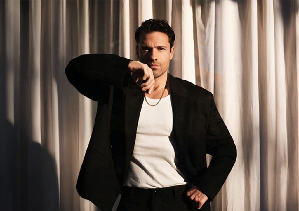 Κ.Αργυρός: Πόζαρε ημίγυμνος μέσα σε σάουνα δείχνοντας το καλογυμνασμένο σώμα του (φωτο)