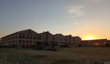 Θεσσαλονίκη: Πυρκαγιά ξέσπασε στην ιστορική κεραμοποιία «Αλλατίνη» – Άμεσα τέθηκε υπό έλεγχο