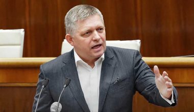 Σλοβακία: Σταμάτησε την παροχή ηλεκτρικής ενέργειας στην Ουκρανία – Η δήλωση του πρωθυπουργού