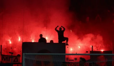 ΑΕΚ – Λεβαδειακός: Ακρωτηριάστηκε 23χρονος που άναψε φωτοβολίδα