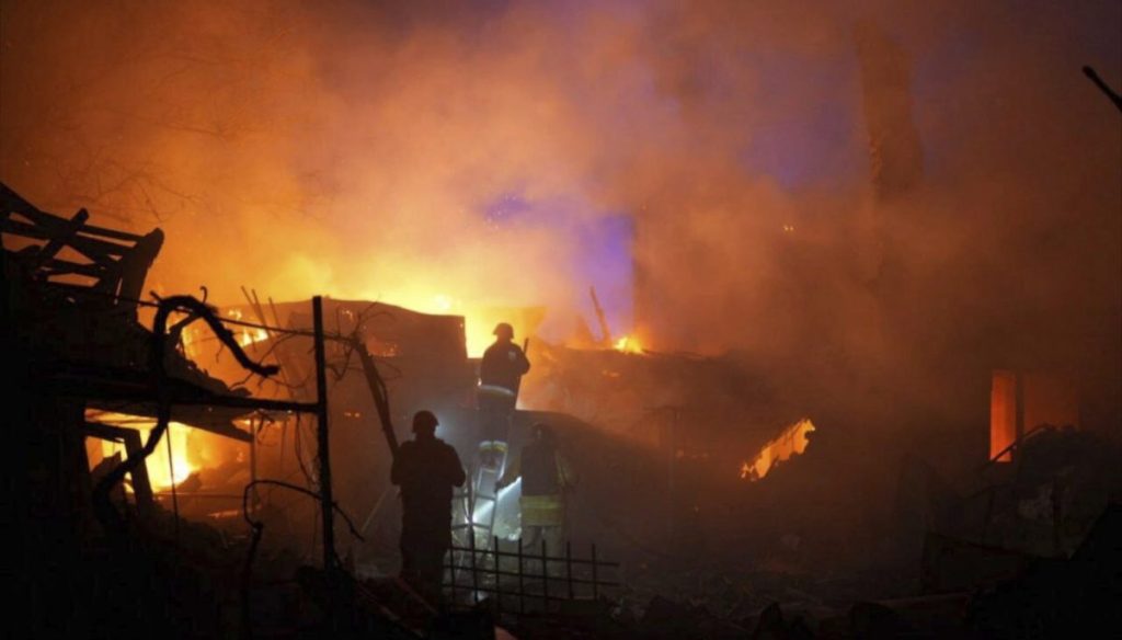 Οι Ουκρανοί κτύπησαν τον ρωσικό σταθμό άντλησης πετρελαίου «Kaleikino» στο Ταταρστάν (βίντεο)