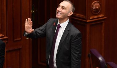 Α.Γκρούμπι: Στα χέρια των αρχών ο πρώην αντιπρόεδρος της κυβέρνησης των Σκοπίων για υπεξαίρεση δημοσίου χρήματος