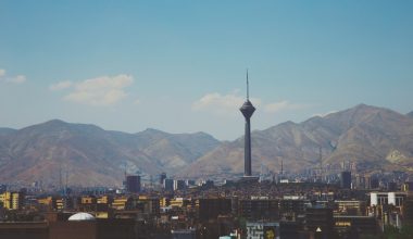 Το ΥΠΕΞ της Ινδίας καλεί τους πολίτες του να εγκαταλείψουν το Ιράν