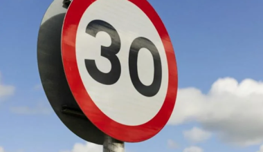 Νέος ΚΟΚ: Με αυτό το πρόστιμο κινδυνεύετε αν σας πιάσουν να οδηγείτε με πάνω από 30χλμ/ώρα!
