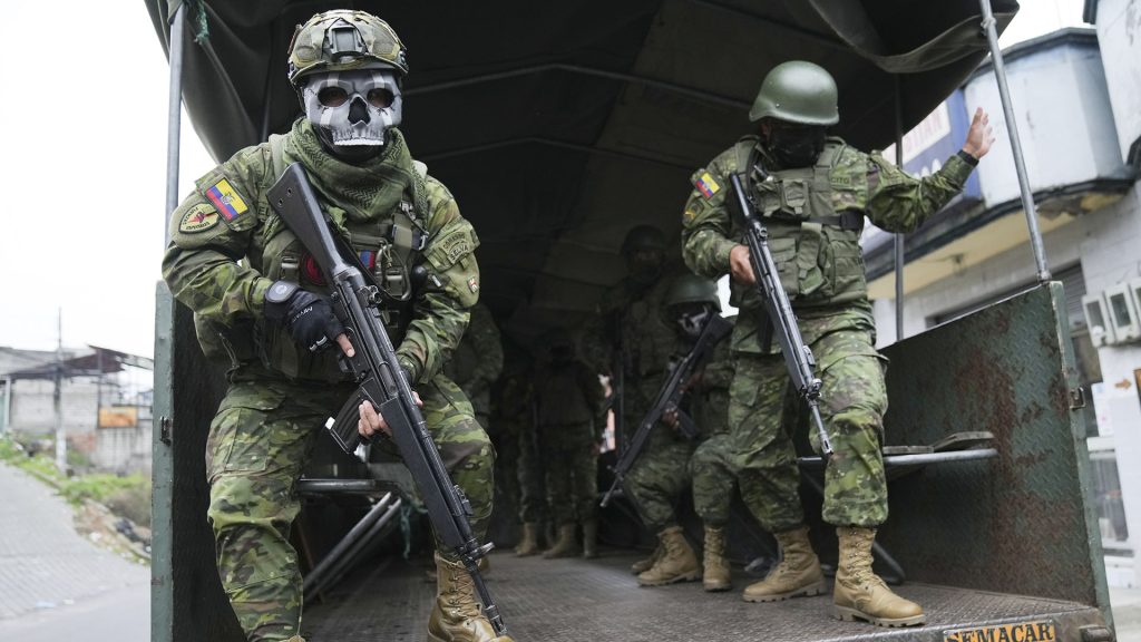 Λατινική Αμερική: Δέκα άγνωστοι εκτέλεσαν επτά άτομα στον Ισημερινό – Φορούσαν στολές στρατιωτών