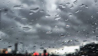 Καιρός: Mικρή πτώση της θερμοκρασίας αύριο – Πού θα σημειωθούν τοπικές βροχές