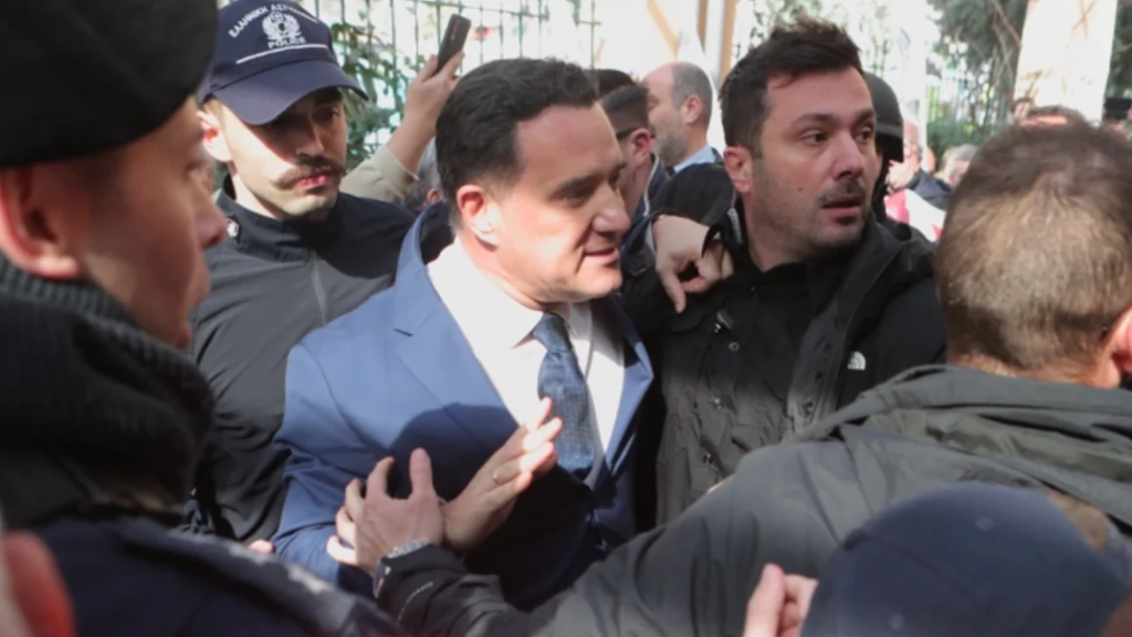 Α.Γεωργιάδης για επεισόδια στο Κρατικό Νίκαιας: «Έφαγα χτύπημα στο χέρι και ροχάλα»