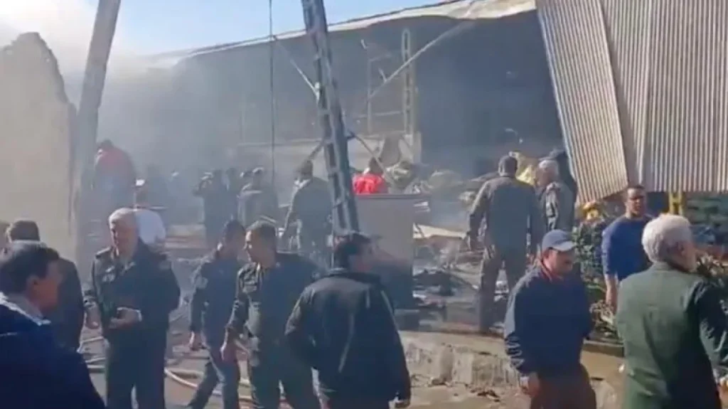 Βίντεο: Ιρανικό στρατιωτικό ελικόπτερο συνεττρίβη σε υπαίθρια αγορά στο Ισφαχάν