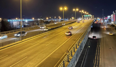 Τραγωδία στον Κηφισό: Ηλικιωμένος έπεσε στο κενό από γέφυρα και παρασύρθηκε από φορτηγό (upd)