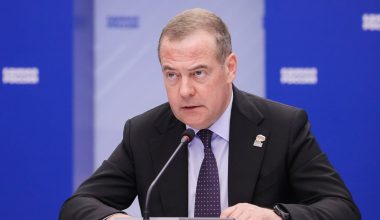 Ν.Μεντβέντεφ για Βρετανία και Γαλλία: «Νόμιμα τα πυρηνικά πλήγματα αν μεταφέρουν πυρηνική τεχνολογία στην Ουκρανία»