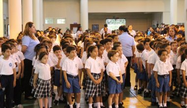 Παναμάς: Υπάρχει σχολείο που διδάσκει ελληνικά από το δημοτικό μέχρι το λύκειο!