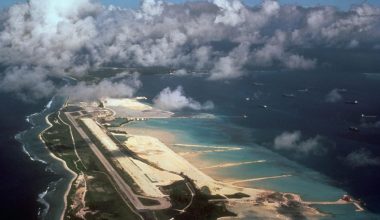 Η Βρετανία δεν δίνει τα νησιά Τσάγκος – Οι πιέσεις Ν.Τραμπ πάγωσαν την συμφωνία