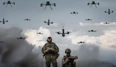 Ποιά ειρήνη – Η Ουκρανία εγκαινιάζει εργοστάσια παραγωγής drone στην… Βρετανία: «Θέλουμε ζώνες θανάτου 25χλμ»