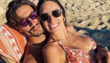 Γιώργος Καράβας και Ραφαέλα Ψαρρού: «Δεκαπέντε χρόνια μαζί» – Οι ρομαντικά φιλιά στις Μαλδίβες (φώτο)