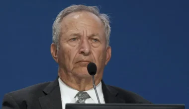 ΗΠΑ: Παραιτείται από καθηγητής στο Χάρβαρντ, ο πρώην Υπουργός Οικονομικών λόγω της σύνδεσής του με τον Τζ. Επστάιν