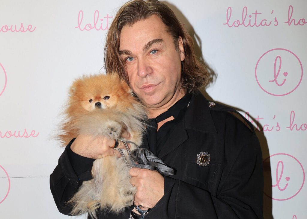 Τ.Σαμαράς για τη σκυλίτσα του που σκοτώθηκε στο J2US: «Κρατούσα το παγωμένο της κορμάκι στην αγκαλιά μου 20 λεπτά»