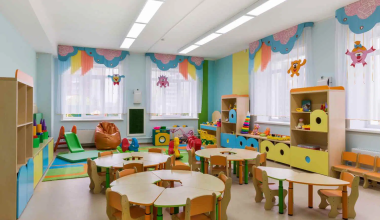 Δείτε πότε ξεκινούν οι εγγραφές σε νηπιαγωγεία και δημοτικά για το σχολικό έτος 2026-2027