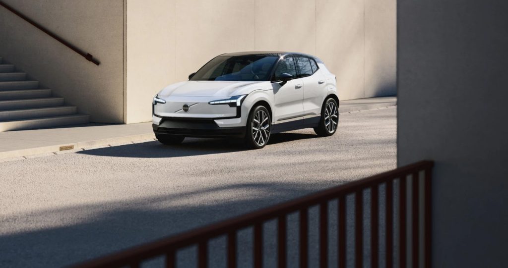 Αναβαθμίσεις και νέα έκδοση για το Volvo EX30