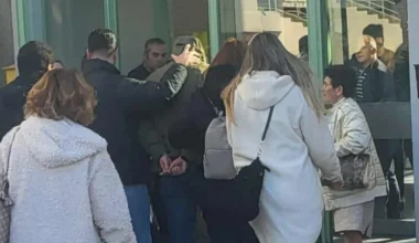 Αίγιο: «Νύχτα» οδηγήθηκε στο δικαστικό μέγαρο ο 46χρονος που πυροβόλησε ανήλικους – Φόβοι για επιθέσεις από γονείς