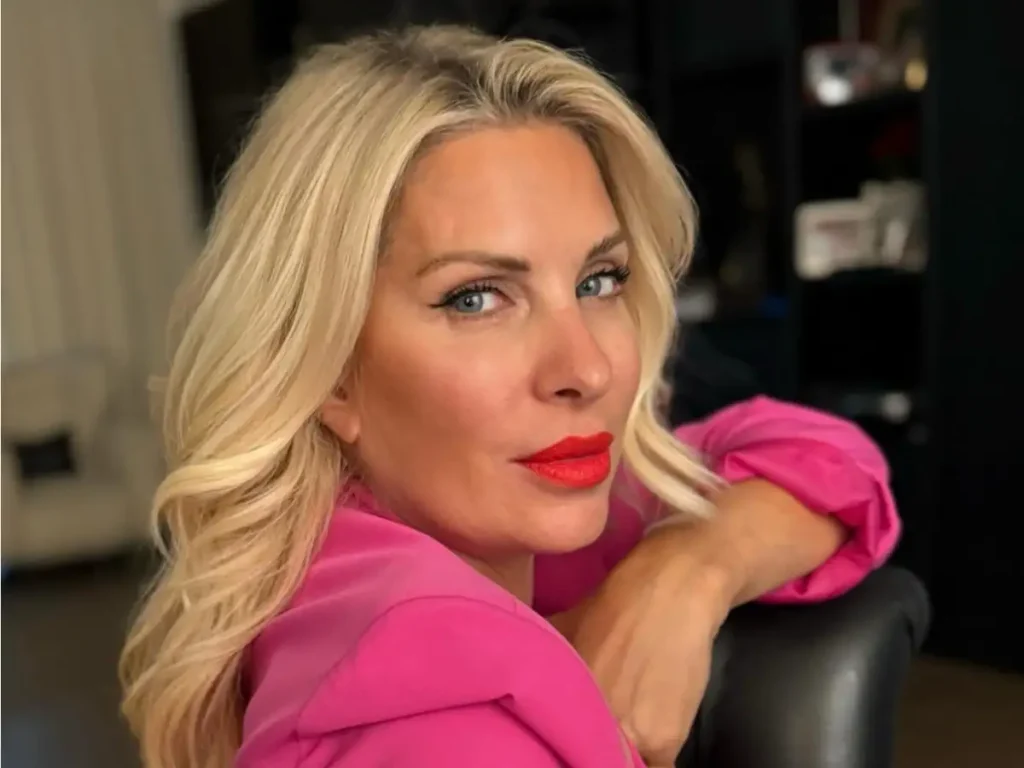 Ο Α.Μικρούτσικος αποκαλύπτει για κρυφό έρωτα της Ε.Μενεγάκη: «Στο σπίτι μου τους κάλυπτα» (βίντεο)