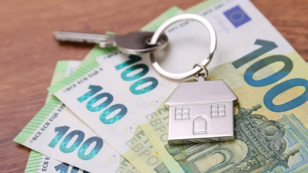 Η αλήθεια για την «αύξηση» του κατώτατου μισθού: Μειώνεται σταθερά το διαθέσιμο εισόδημα των Ελλήνων