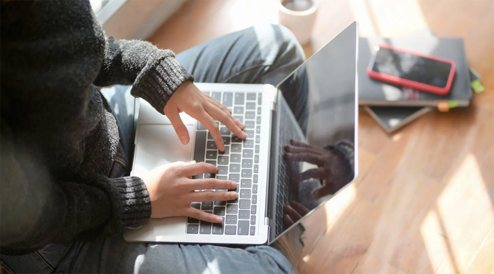 Δούλεψε, σπούδασε, δημιούργησε: Kάνε τα πάντα χωρίς να ξοδέψεις με το επαγγελματικό laptop Dell 3310