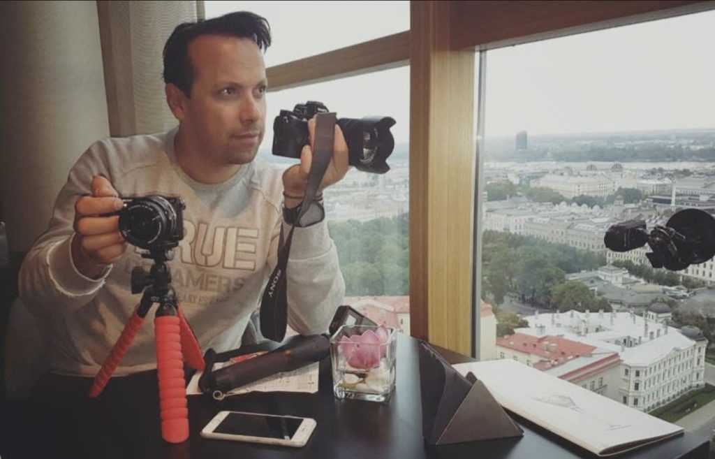 Το Fatsabook ταξιδεύει στη Ρίγα: Απόψε στις 22:00 στην τηλεόραση του PRONEWS