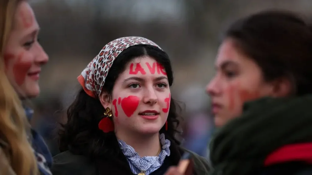 Λεφτά για αμβλώσεις δίνει η Ευρώπη που ξεψυχά!