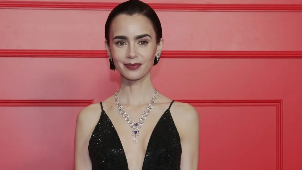 Λίλι Κόλινς για διατροφική διαταραχή: «Νομίζεις ότι το σχήμα του σώματος έχει μεγάλη σχέση με το να είσαι τέλειος»