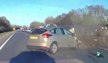 Βρετανία: Ασυνείδητος οδηγός έβλεπε το στοίχημα στο κινητό του και συγκρούστηκε με ΙΧ έγκυου γυναίκας (βίντεο)