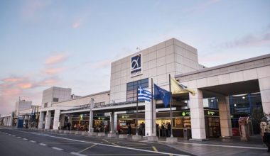 Αιφνίδιος θάνατος 67χρονης ΑμεΑ στο «Ελ.Βενιζέλος»: Έχασε την ισορροπία της κατά την αποβίβαση