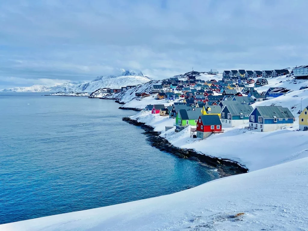 Γροιλανδία: Oι πάγοι λιώνουν αλλά η στάθμη της θάλασσας «πέφτει» – Τι λένε οι επιστήμονες για το περίεργο φαινόμενο